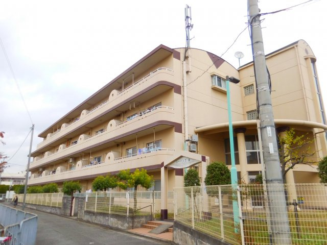 ルーインズ高槻の外観
