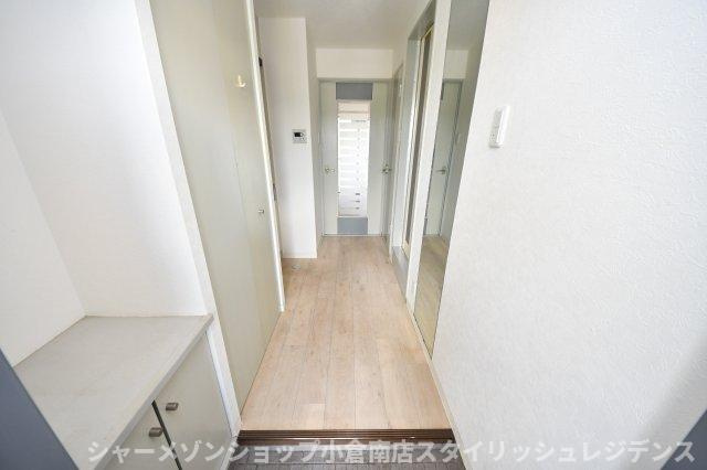 アソルティ徳力の玄関