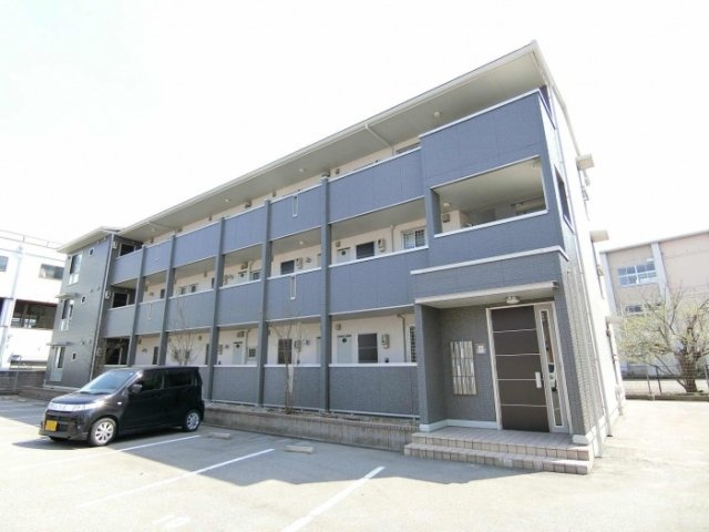 グレイス戸出の駐車場
