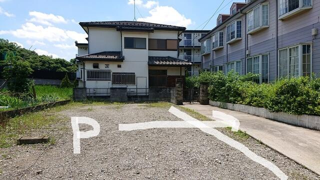 八ヶ崎６丁目貸家の駐車場
