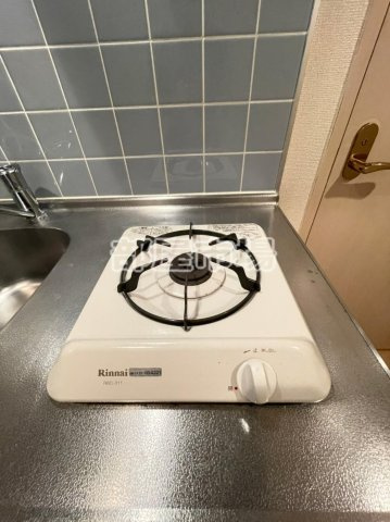 シャローグラスのキッチン|1口コンロ