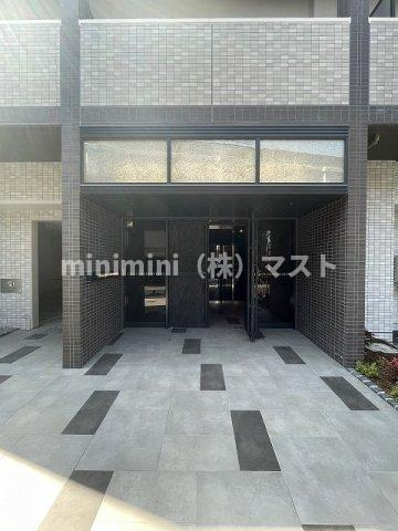 シャテーニュ上本町のエントランス