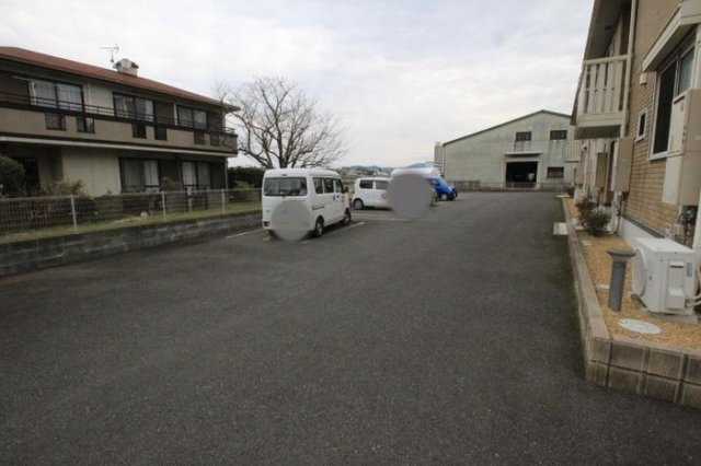 アルルA棟の駐車場|カースペースがあります