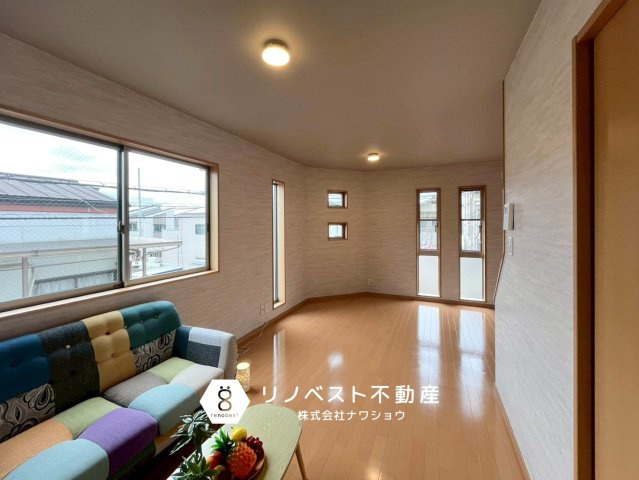 東大阪市末広町の居間・リビング|リビングとダイニングの空間分けがしやすい間取りです♪
生活にメリハリがつけれていいですね◎