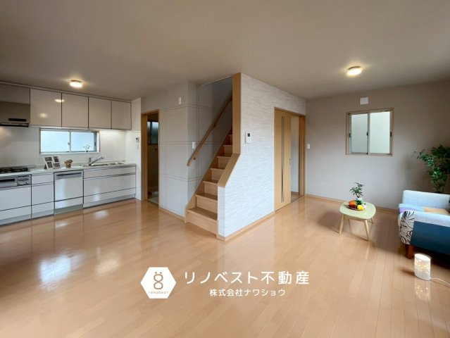 東大阪市末広町の居間・リビング|リビング階段だから自然と家族と顔を合わせる機会が増えます◎