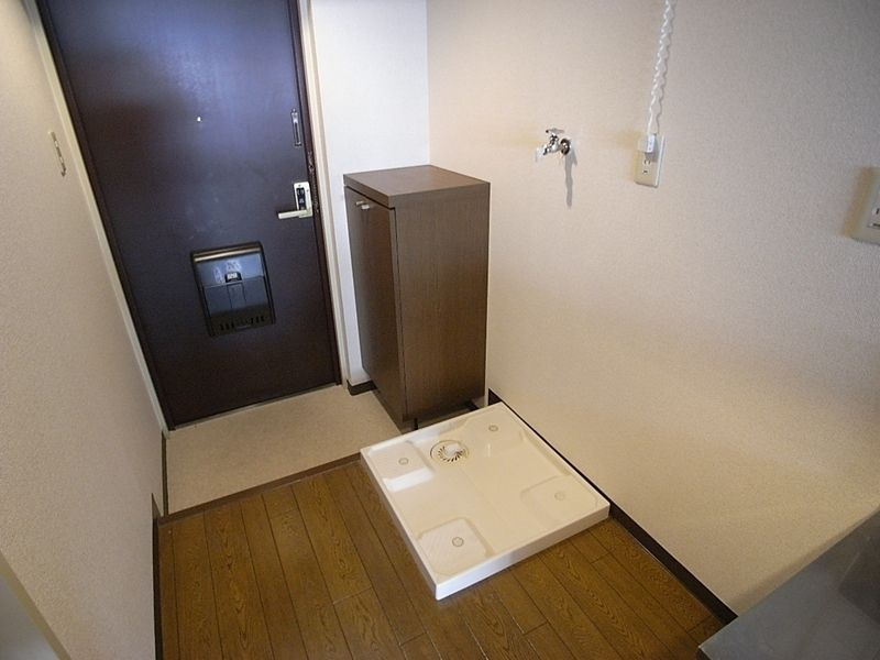 パレやましな佐わらびの玄関