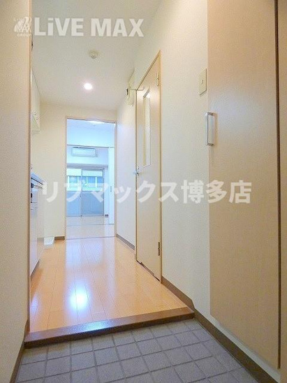 奥行きのある玄関部分★ 