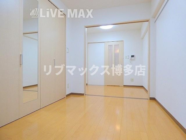 広めの洋室部分でレイアウトしやすい間取りです★