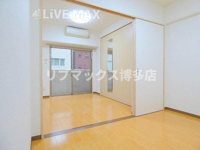 広めの洋室部分でレイアウトしやすい間取りです★