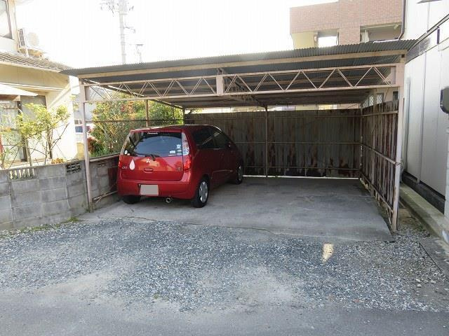 津島本町一戸建て　の駐車場