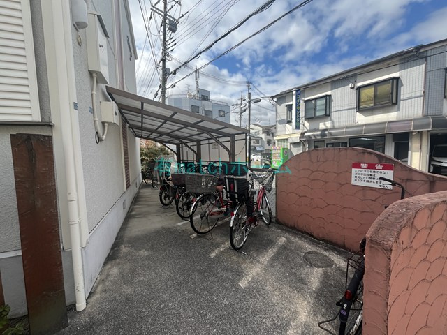 石橋ハイツの駐車場