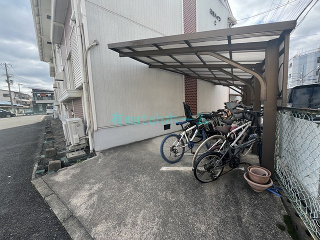 石橋ハイツの駐車場