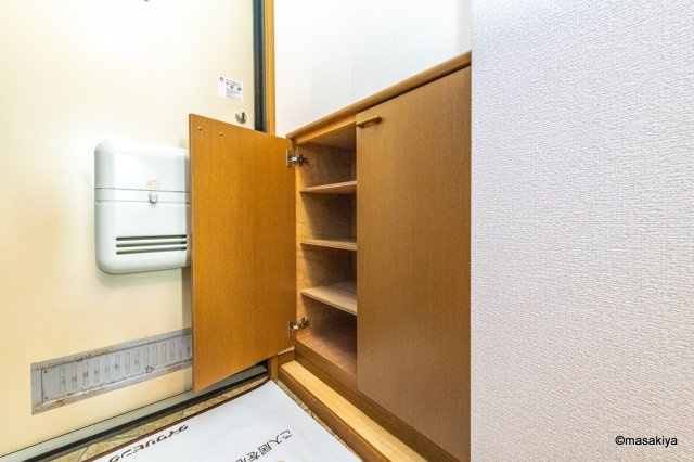 メゾンパーク東和田の玄関