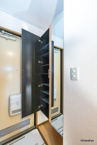 メゾンパーク東和田の玄関