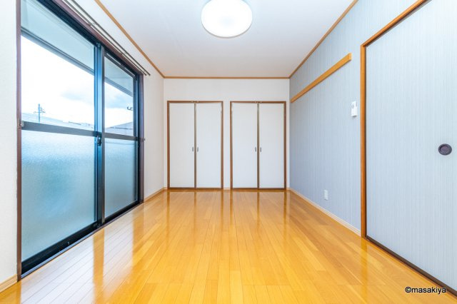 メゾンパーク東和田の洋室