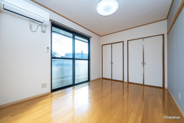 メゾンパーク東和田の洋室