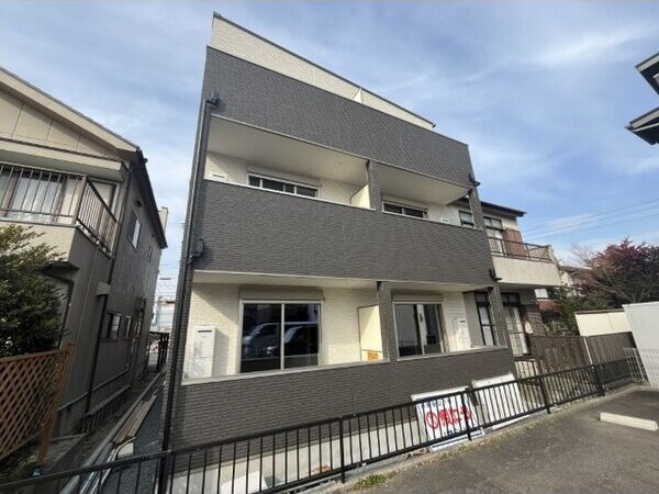 ジーメゾン川西ルミエールの外観