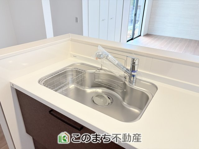 リガーレ宇都宮市石井町6期のキッチン|同社施工物件の写真です。※建具やフローリング、その他仕様が違う場合がございます。