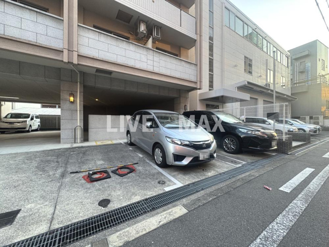 【駐車場】クリーデンス新大阪