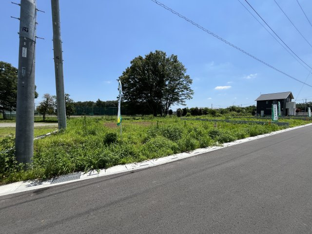 【前面道路含む現地写真】 | 【月輪第3期　現地外観】
※令和８年７月時点