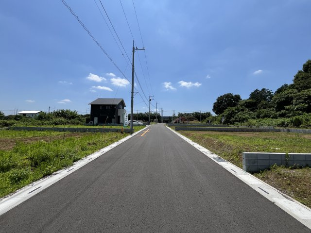 【前面道路含む現地写真】 | 【月輪第3期　現地外観】
※令和８年７月時点