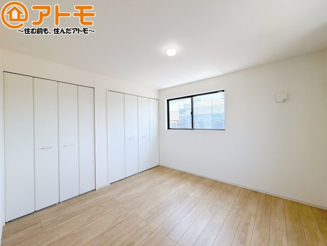 【寝室】 | 葵区川合1期　新築戸建　全1棟 | 収納スペースもしっかり確保したお部屋は、収納家具の数も減らせるのでお部屋を広く使えます！