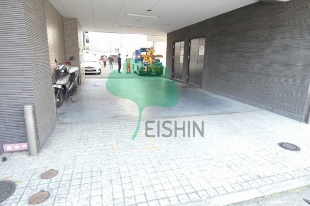 エンクレスト博多駅南3の駐車場