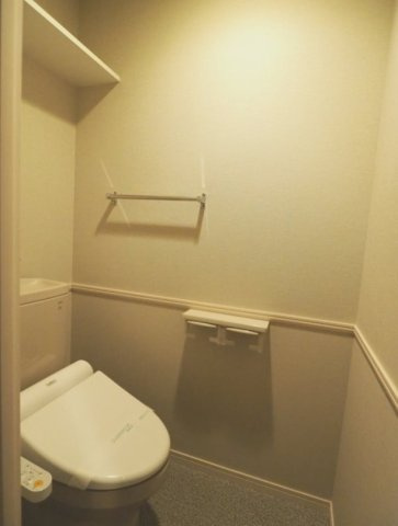 ニューガイア空港通りのトイレ|清潔感のあるトイレです。