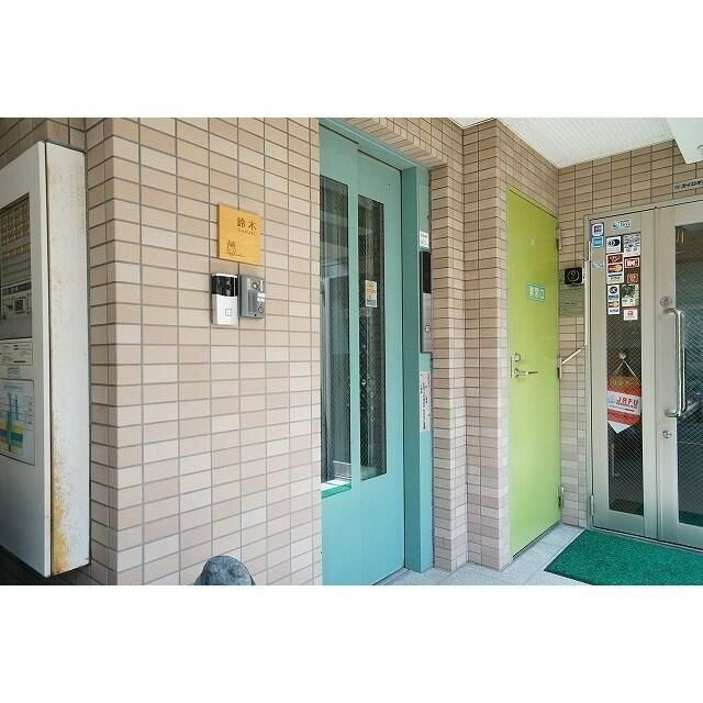 オベリスク神保町のエントランス