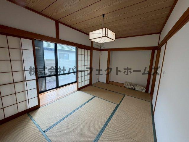 星田山手2丁目戸建　賃貸の和室|和室ならではの温かな和の空間で寛ぎの時間を過ごせます