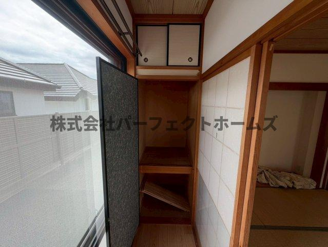 星田山手2丁目戸建　賃貸の収納|たっぷりとした収納スペースです