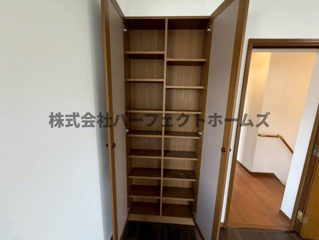 星田山手2丁目戸建　賃貸の収納|大きなスペースがあり、収納には困りません