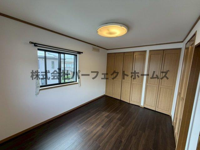 星田山手2丁目戸建　賃貸の洋室|個人の部屋や寝室として使える洋室です
