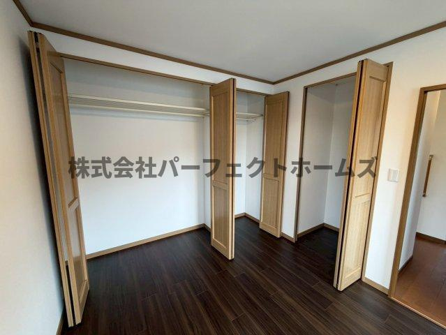 星田山手2丁目戸建　賃貸の収納|こまごまとしたものを収納できそうですね