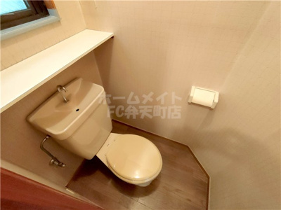 【トイレ】 | リバーマンション | 清潔感のあるトイレです