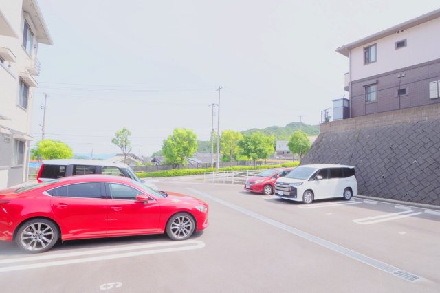 リオッサの駐車場