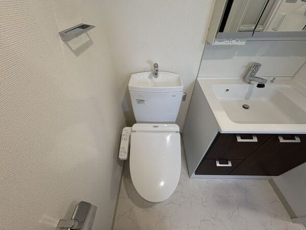 エステムコート名古屋新栄Ⅱアリーナのトイレ|同マンション別部屋　イメージ写真