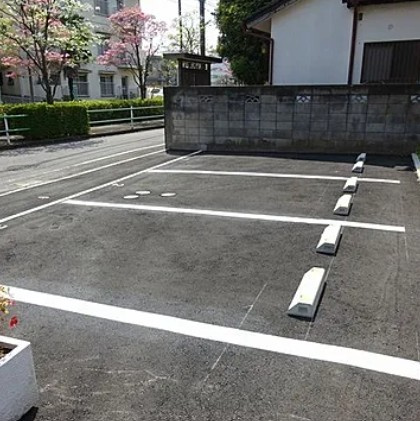 メゾン　カンパニュールの駐車場