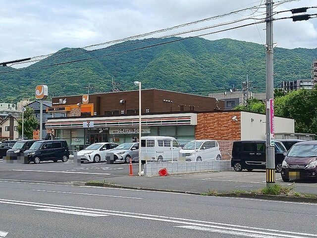 ラ・アヴェニールの周辺