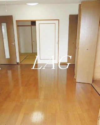 【居間・リビング】 | リヴァージュコート | 洋室のお部屋です。