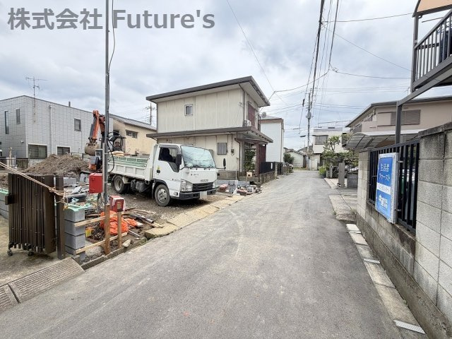 三郷市戸ケ崎　新築戸建　全1棟の前面道路含む現地写真|前面道路含む現地写真です。