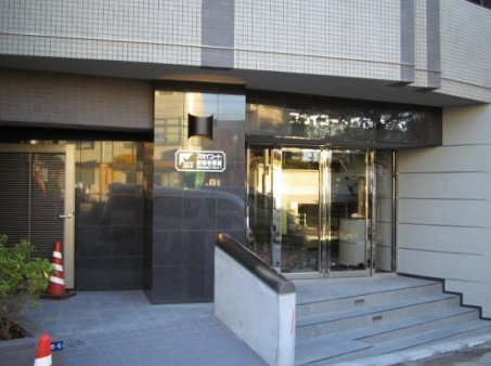 スカイコート新宿壱番館のエントランス|スカイコート新宿壱番館
