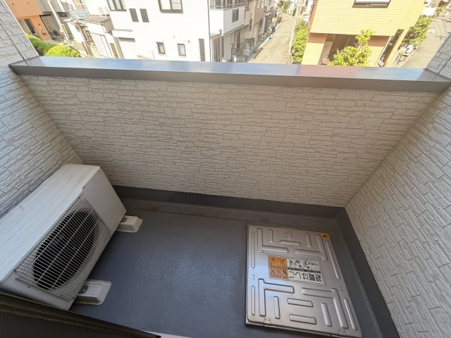 ポラリス摂津 R棟のバルコニー