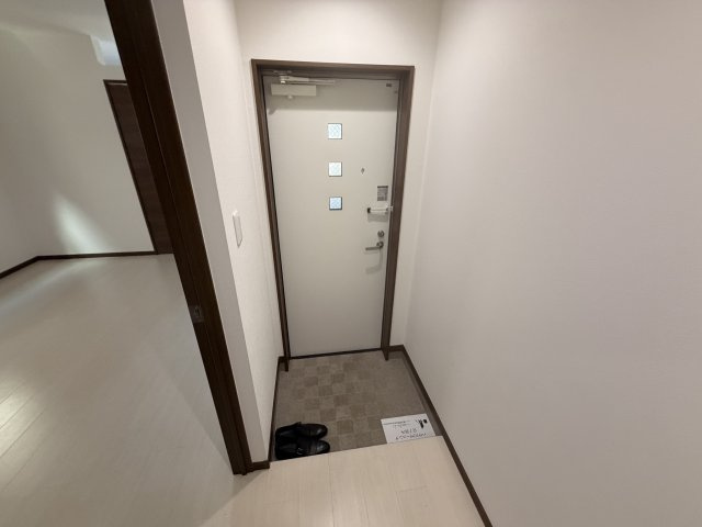 ポラリス摂津 R棟の玄関