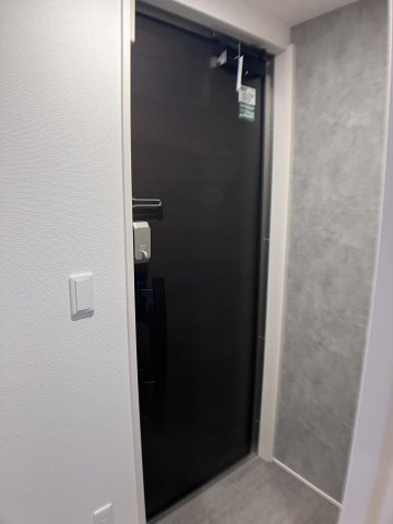 D-ROOM 中島の玄関