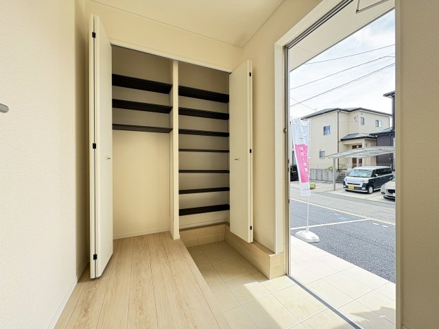 CRADLE GARDENー八幡西区永犬丸西町第2の玄関|ゆとりのある脱衣場♪洗面・洗濯スペースとしても使いやすい快適な水まわりです！