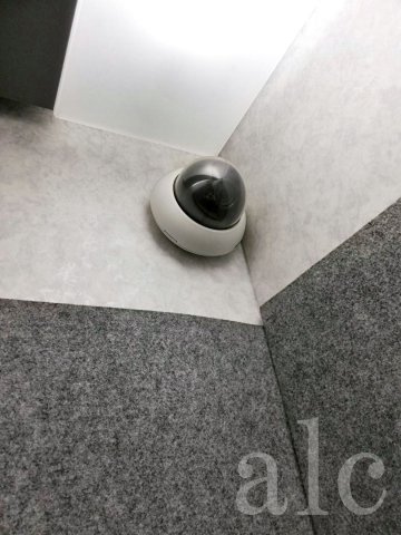 フォーラムイン・東京のその他共用部分|エレベーター内防犯カメラ。建物内数か所に設置されていました。