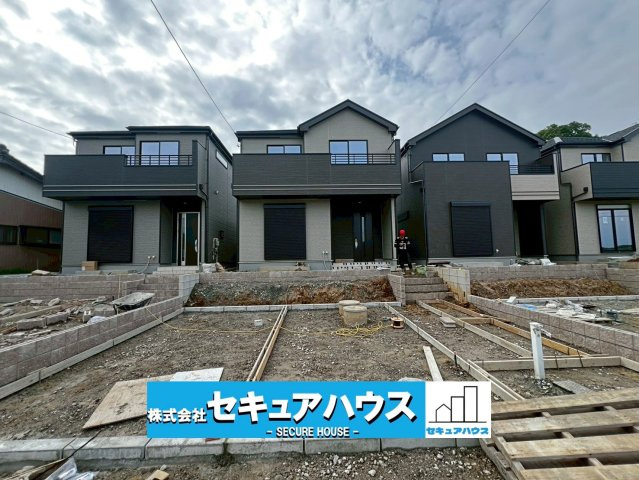 【本日ご案内可能】大府市米田町4丁目　全4棟の外観|【現地外観写真】
◆全4棟！完成間近！本日ご案内可能です♪
◆駐車並列3台可能！オプション工事でカーポート設置などいかがでしょうか。その他にも、フェンスなどの「オプション工事」もご提案いたします♪　　