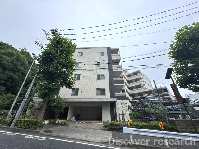 プレシス多摩永山レヴィエの外観