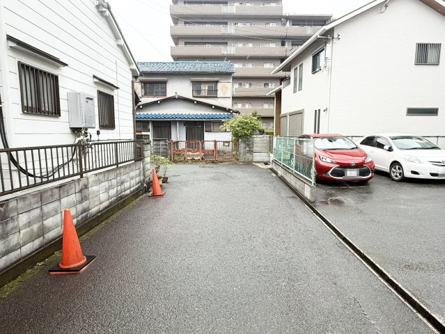 茨木市水尾2丁目土地の前面道路含む現地写真|南側前面道路です